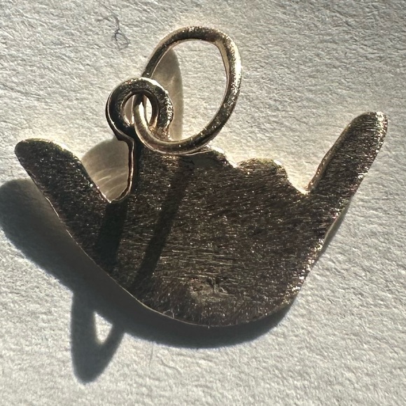Shaka hang loose 14k gold charm vintage antique estate jewelry - Picture 3 of 6